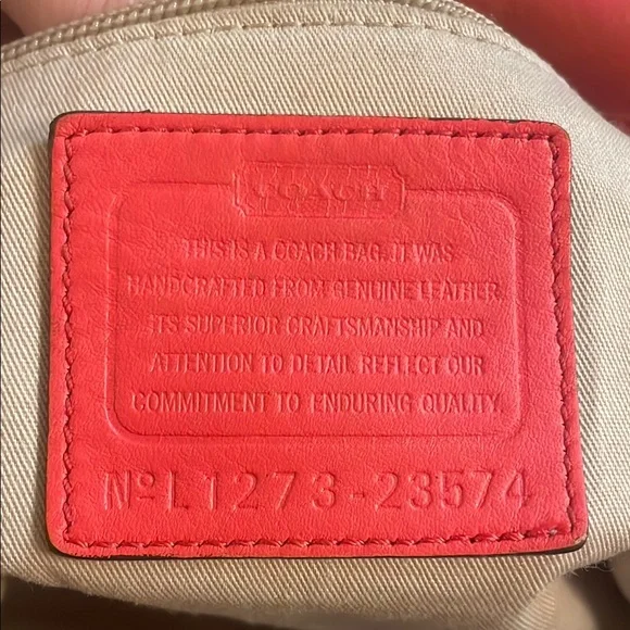 Coach REHAB Coral Handbag in need of love - Picture 7 of 16